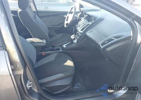 2014 Ford Focus Se z USA, uszkodzony, nr VIN 1FADP3K26EL232806